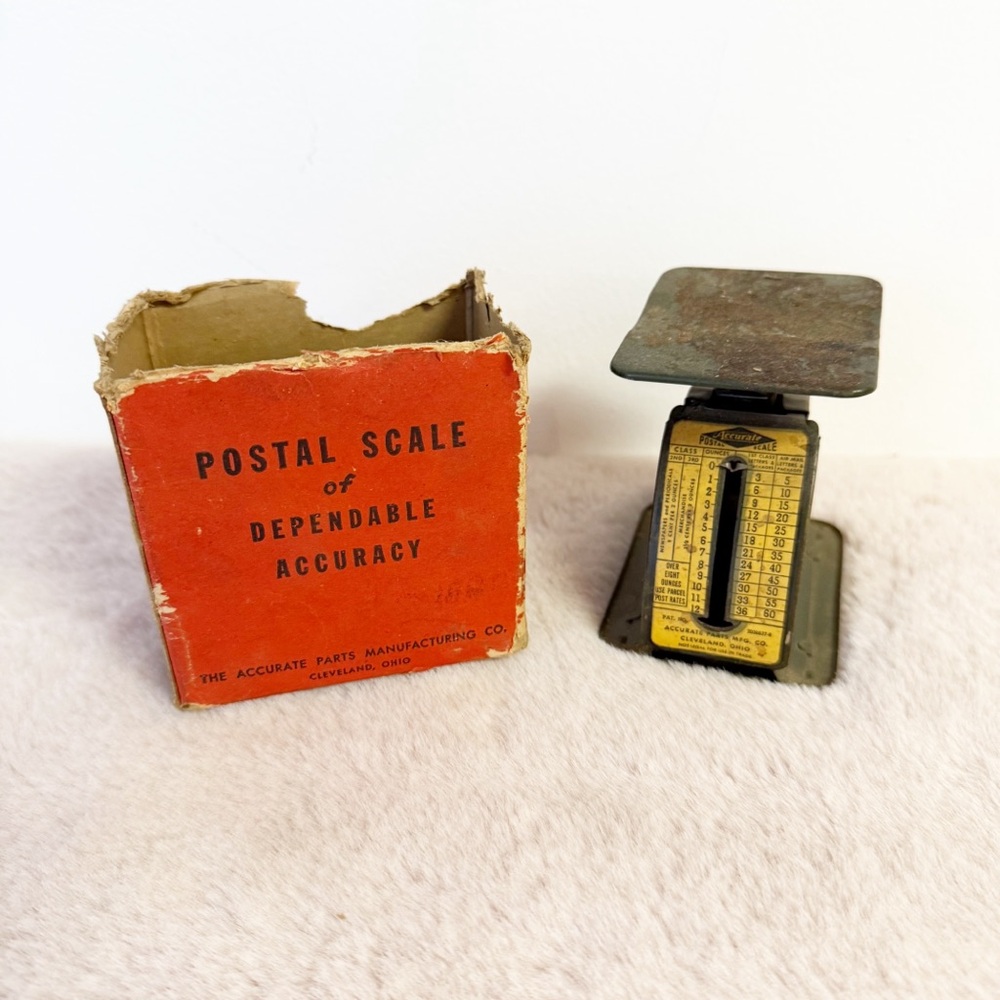 ANTIQUE Accurate Postal Scale